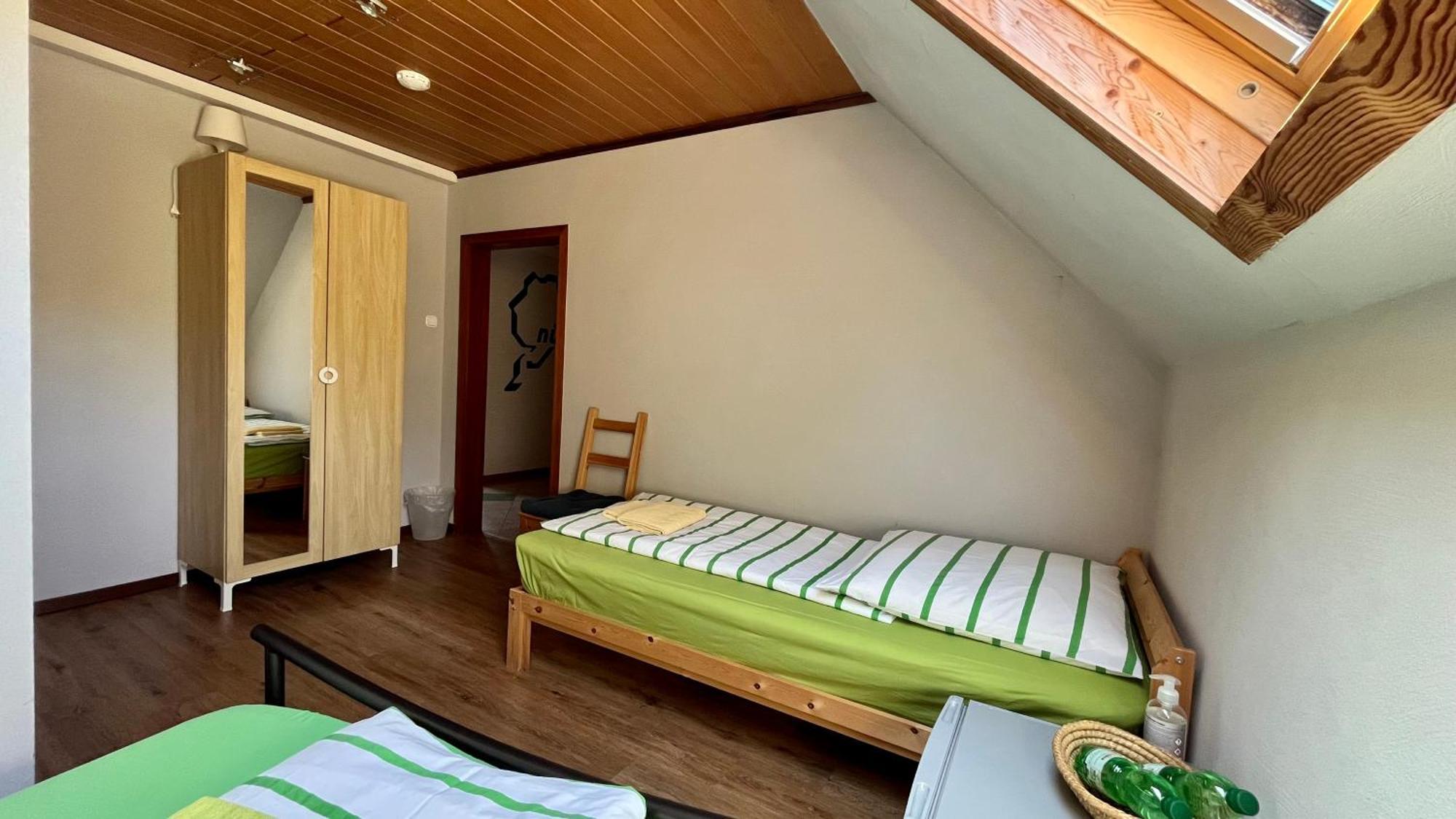 Franky House Am Nuerburgring Bed & Breakfast Quiddelbach Exterior photo